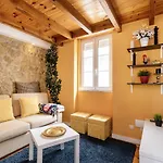 Apartmán Guestready - Fantastic Rustic Duplex With Terrace